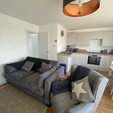 Beau - Brambles Chine, Colwell Bay - 5 Star Wifi - Short Walk To The Hut And Beach - 1 Night Stays Available - Ferry Offers Freshwater Buitenkant foto