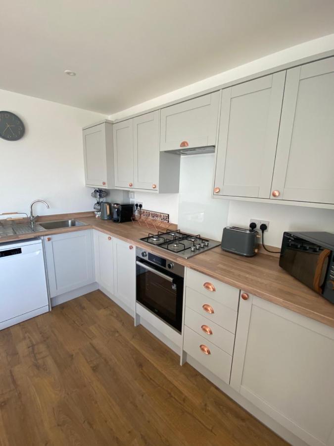 Beau - Brambles Chine, Colwell Bay - 5 Star Wifi - Short Walk To The Hut And Beach - 1 Night Stays Available - Ferry Offers Freshwater Buitenkant foto