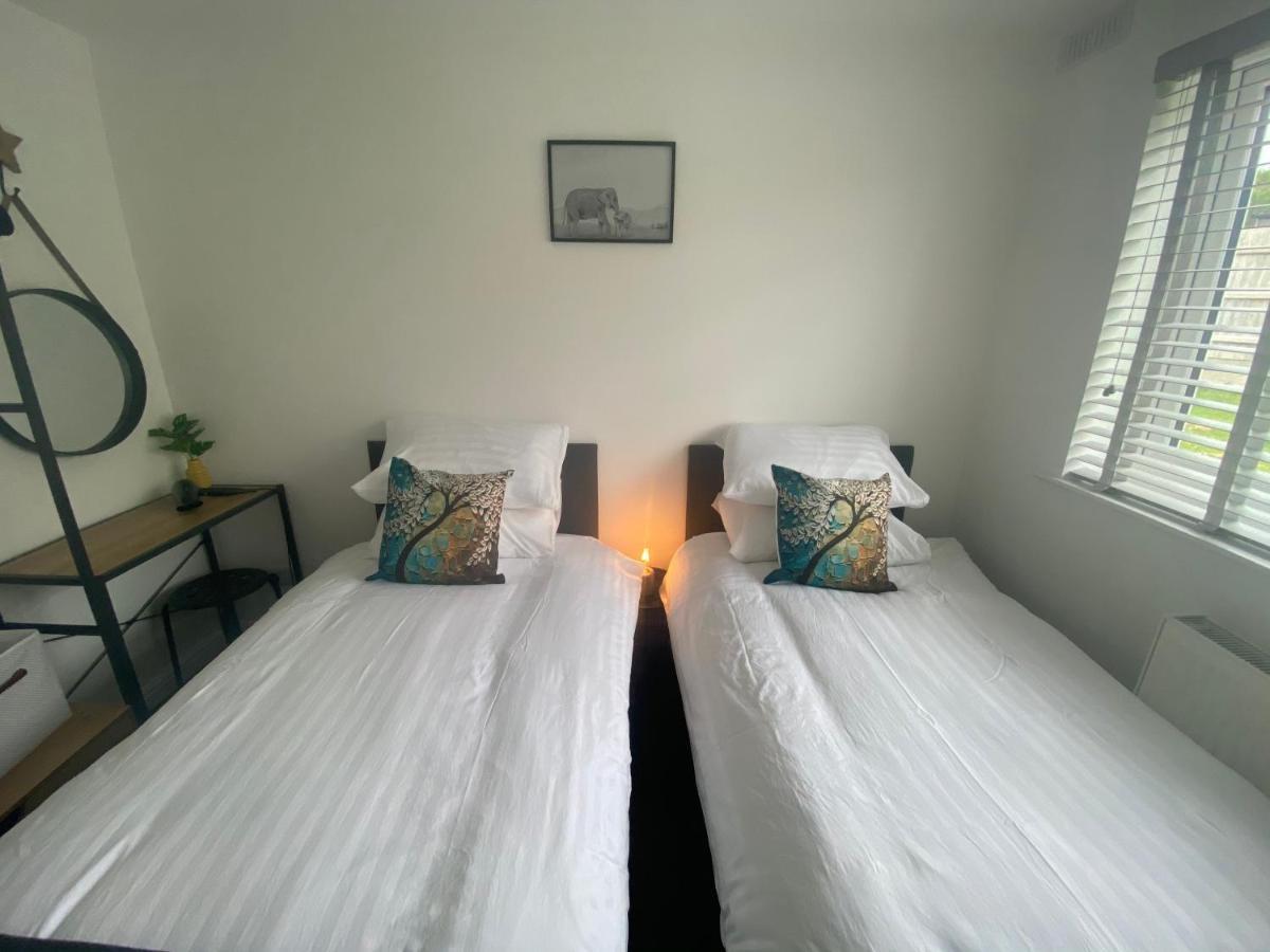 Beau - Brambles Chine, Colwell Bay - 5 Star Wifi - Short Walk To The Hut And Beach - 1 Night Stays Available - Ferry Offers Freshwater Buitenkant foto