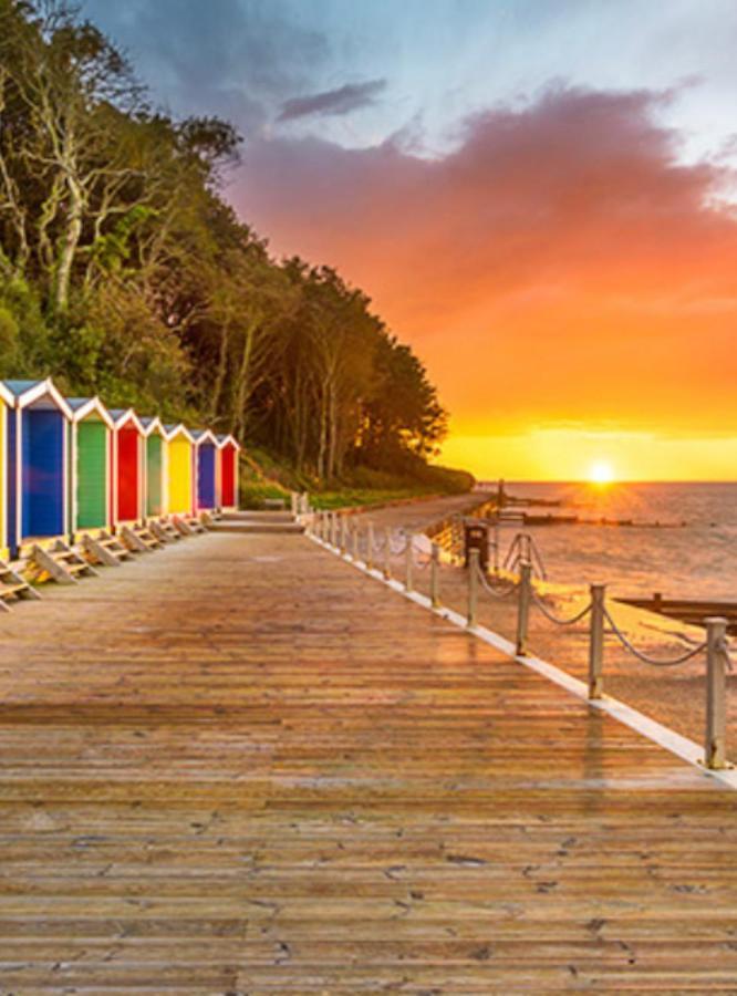 Beau - Brambles Chine, Colwell Bay - 5 Star Wifi - Short Walk To The Hut And Beach - 1 Night Stays Available - Ferry Offers Freshwater Buitenkant foto