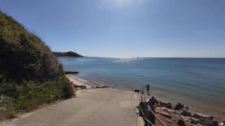 Beau - Brambles Chine, Colwell Bay - 5 Star Wifi - Short Walk To The Hut And Beach - 1 Night Stays Available - Ferry Offers Freshwater Buitenkant foto